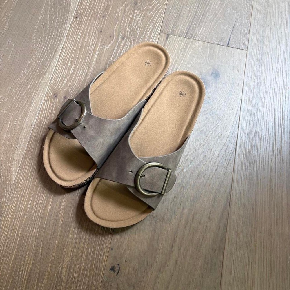 Big Buckle Faux Leather Sandals | Size 39 - Picture 5 of 5